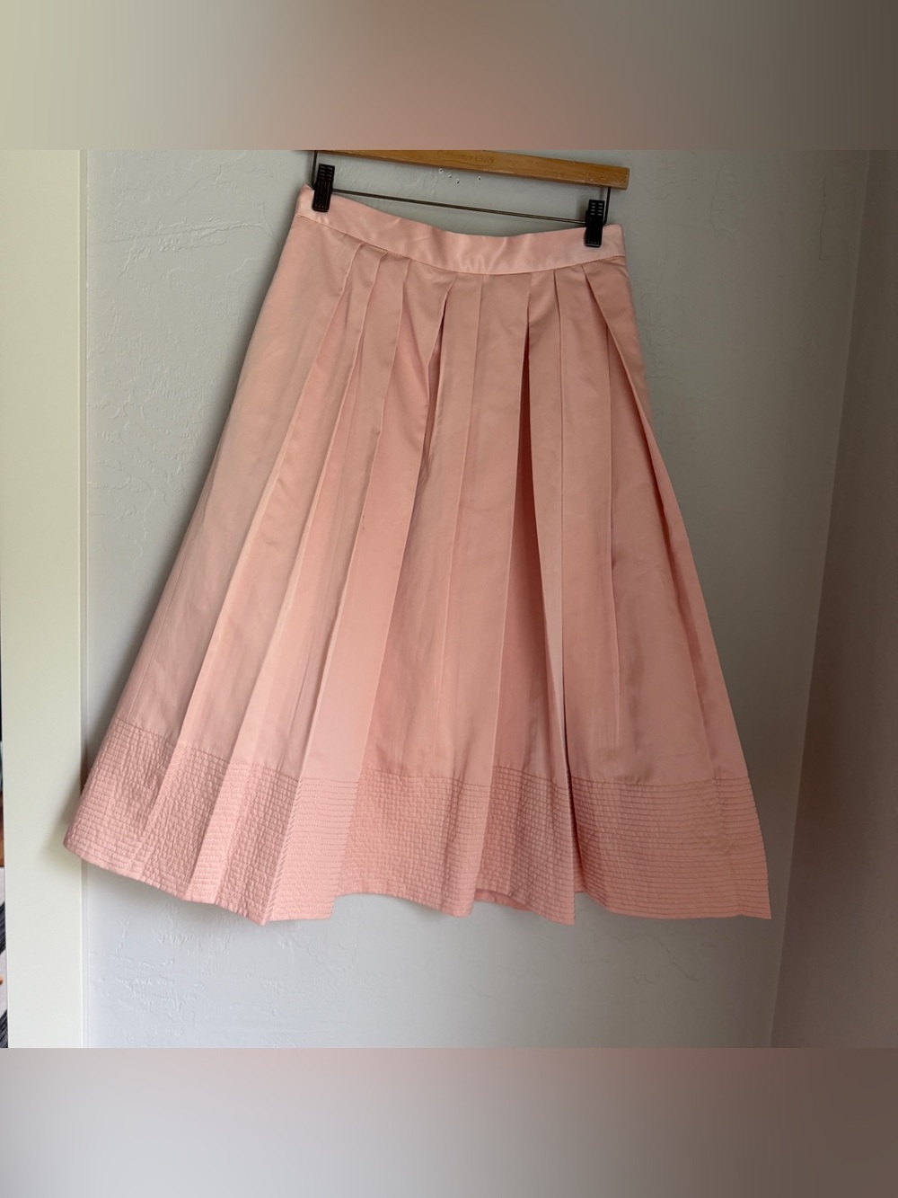 Banana Republic Women's Pleated A-Line Midi Skirt in‎ Soft Pink Size 6